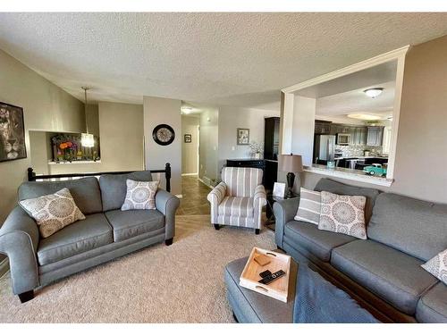 1837 10 Avenue, Wainwright, AB - Indoor Photo Showing Living Room