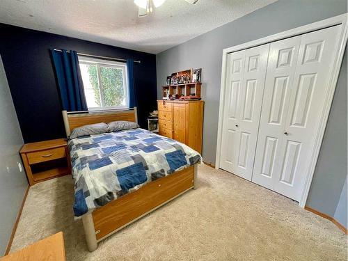 1837 10 Avenue, Wainwright, AB - Indoor Photo Showing Bedroom