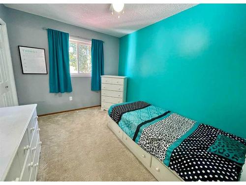 1837 10 Avenue, Wainwright, AB - Indoor Photo Showing Bedroom