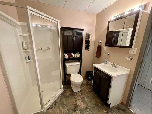 1837 10 Avenue, Wainwright, AB - Indoor Photo Showing Bathroom