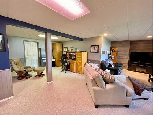 1837 10 Avenue, Wainwright, AB - Indoor Photo Showing Basement