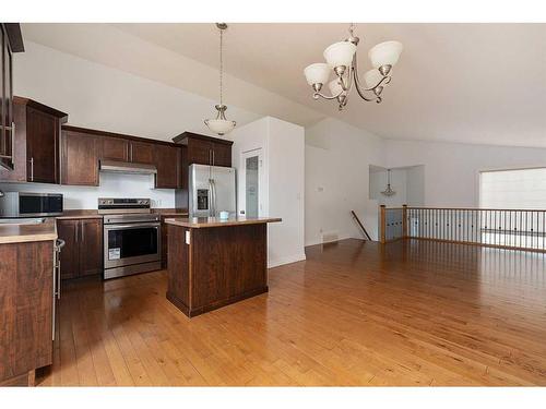 1404 47A Avenue, Lloydminster, SK - Indoor Photo Showing Kitchen