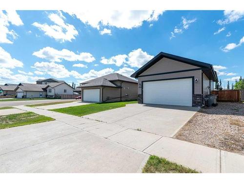 1404 47A Avenue, Lloydminster, SK - Outdoor