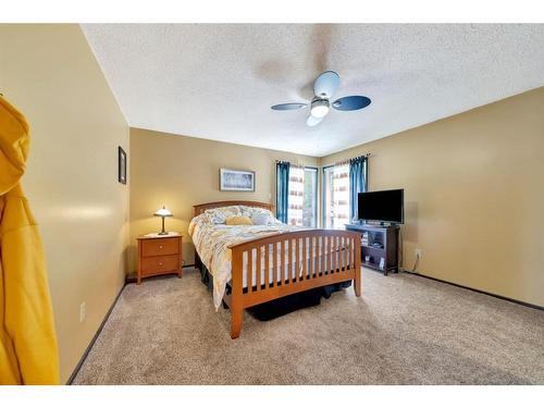 304 6 Avenue, Paradise Hill, SK - Indoor Photo Showing Bedroom