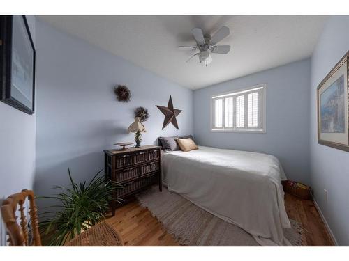 5307 26 Street Close, Lloydminster, AB - Indoor Photo Showing Bedroom