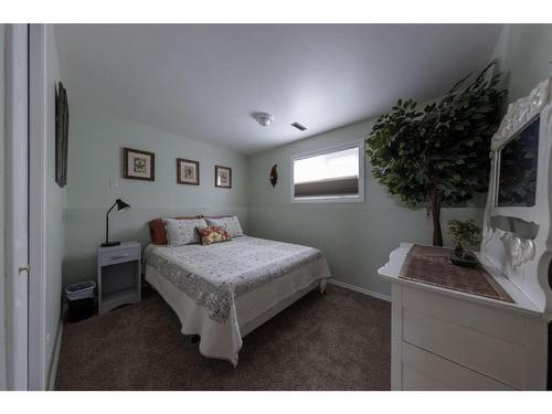 5307 26 Street Close, Lloydminster, AB - Indoor Photo Showing Bedroom