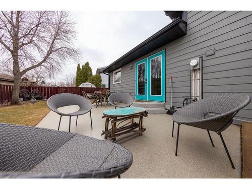 5307 26 Street Close, Lloydminster, AB - Outdoor With Exterior