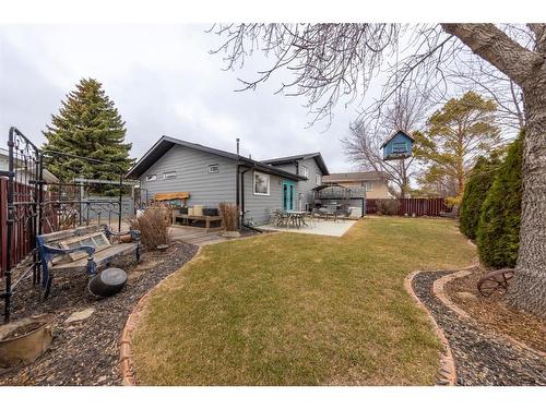 5307 26 Street Close, Lloydminster, AB - Outdoor