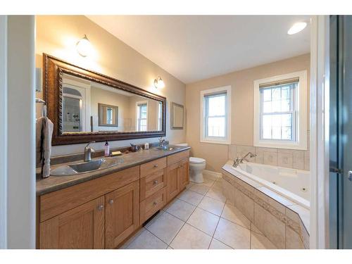 Ne-24-51-01-W4, Rural Vermilion River, County Of, AB - Indoor Photo Showing Bathroom