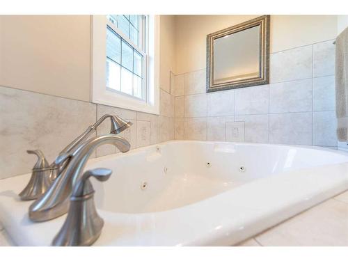 Ne-24-51-01-W4, Rural Vermilion River, County Of, AB - Indoor Photo Showing Bathroom