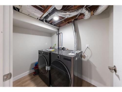 5314 49 Street, Lloydminster, AB - Indoor Photo Showing Laundry Room