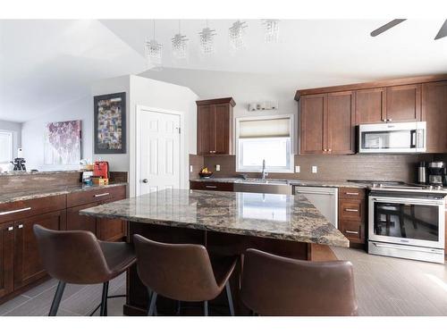 4007 67 Avenue, Lloydminster, AB - Indoor Photo Showing Kitchen