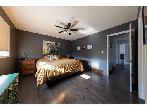 4007 67 Avenue, Lloydminster, AB - Indoor Photo Showing Bedroom