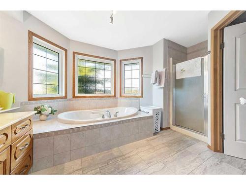 2718 58 Avenue, Lloydminster, AB - Indoor Photo Showing Bathroom