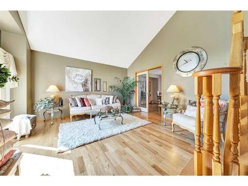 2718 58 Avenue, Lloydminster, AB - Indoor Photo Showing Living Room