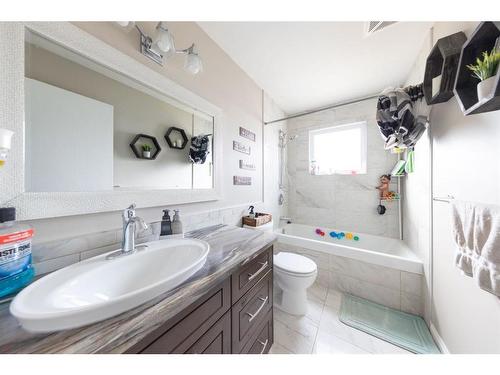 3801 57 Avenue, Lloydminster, AB - Indoor Photo Showing Bathroom