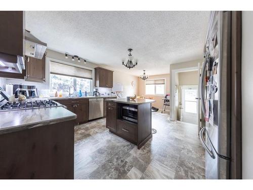 3801 57 Avenue, Lloydminster, AB - Indoor Photo Showing Kitchen