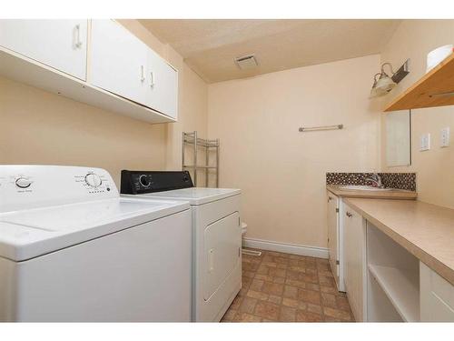 2719 47 Avenue, Lloydminster, SK - Indoor Photo Showing Laundry Room