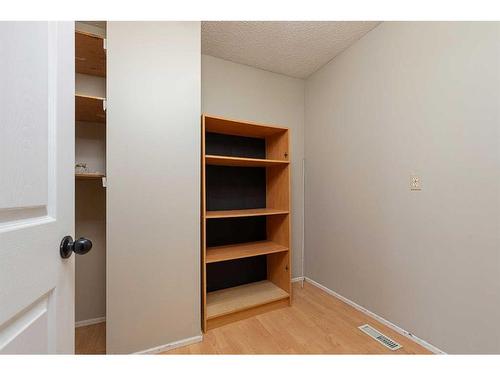 2719 47 Avenue, Lloydminster, SK - Indoor Photo Showing Other Room