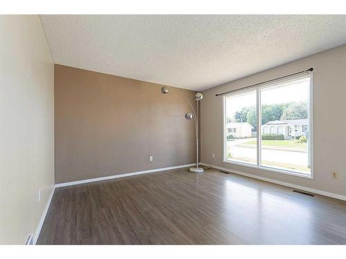 2719 47 Avenue, Lloydminster, SK - Indoor Photo Showing Other Room