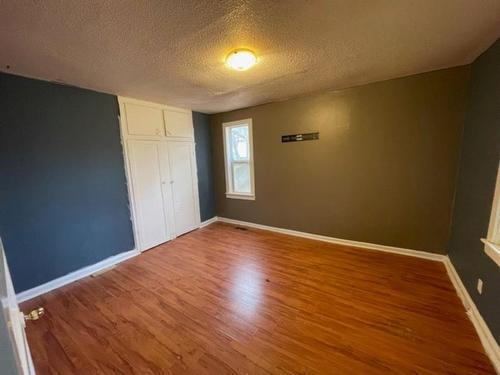 5207 50 Street, Lloydminster, AB - Indoor Photo Showing Other Room