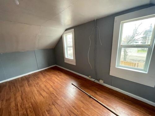 5207 50 Street, Lloydminster, AB - Indoor Photo Showing Other Room