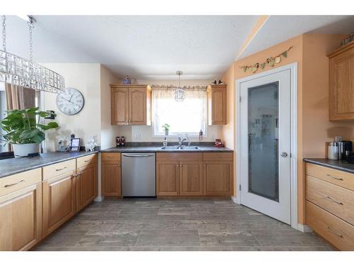 Nw-05-54- 22-W3, Rural, SK - Indoor Photo Showing Kitchen With Double Sink