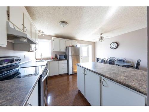 5205 50 Street, Kitscoty, AB - Indoor Photo Showing Kitchen With Stainless Steel Kitchen