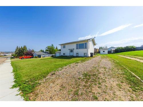 5205 50 Street, Kitscoty, AB - Outdoor