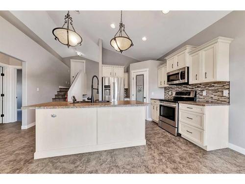 7215 29 Street, Lloydminster, AB - Indoor Photo Showing Kitchen With Upgraded Kitchen