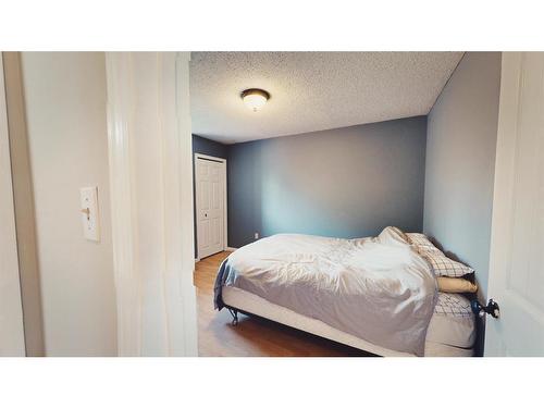 4520 29 Street, Lloydminster, SK - Indoor Photo Showing Bedroom