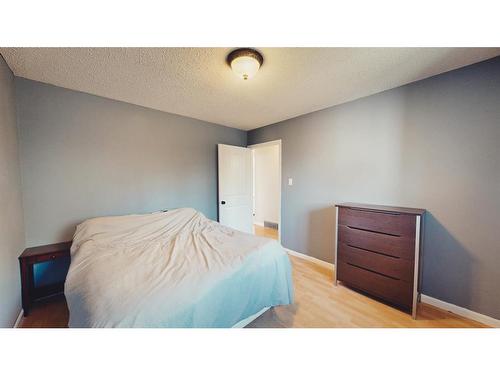 4520 29 Street, Lloydminster, SK - Indoor Photo Showing Bedroom