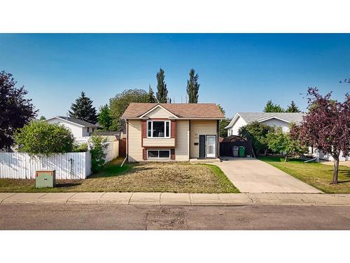 4520 29 Street, Lloydminster, SK - Outdoor With Facade