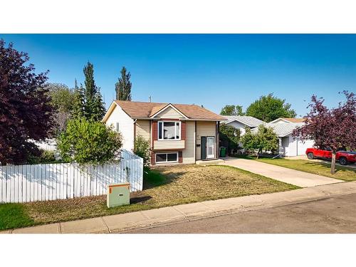 4520 29 Street, Lloydminster, SK - Outdoor With Facade