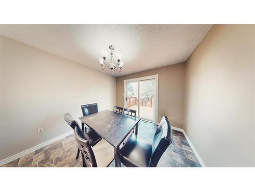 4520 29 Street, Lloydminster, SK - Indoor Photo Showing Dining Room