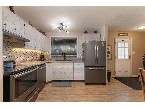 5112 30 Street, Lloydminster, AB - Indoor Photo Showing Kitchen