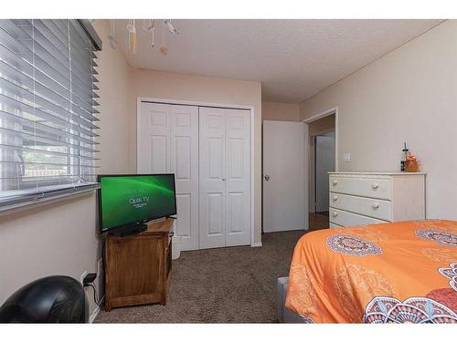 5112 30 Street, Lloydminster, AB - Indoor Photo Showing Bedroom