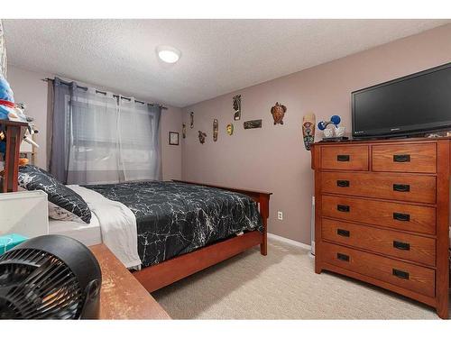 5112 30 Street, Lloydminster, AB - Indoor Photo Showing Bedroom