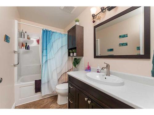 5112 30 Street, Lloydminster, AB - Indoor Photo Showing Bathroom