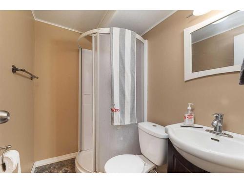 5112 30 Street, Lloydminster, AB - Indoor Photo Showing Bathroom