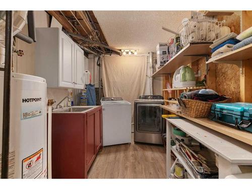 5112 30 Street, Lloydminster, AB - Indoor Photo Showing Laundry Room