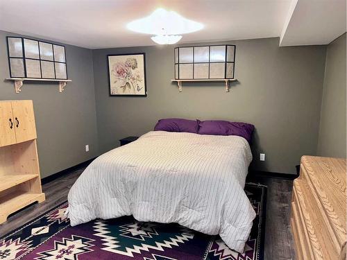 5132 48 Street, Mannville, AB - Indoor Photo Showing Bedroom