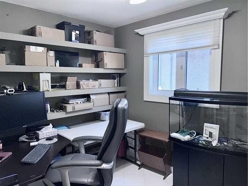 5132 48 Street, Mannville, AB - Indoor Photo Showing Office