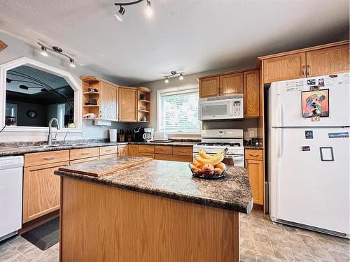 114 1St Street West, Lashburn, SK - Indoor Photo Showing Kitchen With Double Sink