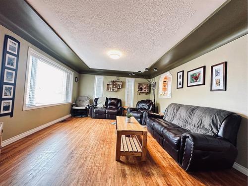 114 1St Street West, Lashburn, SK - Indoor