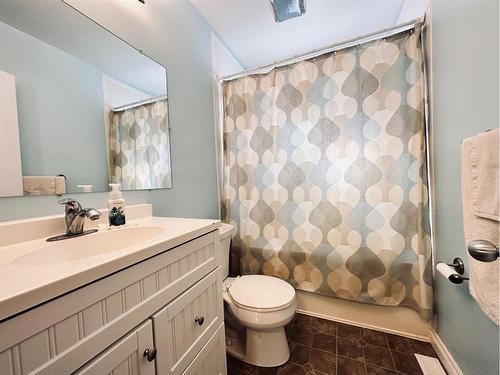 114 1St Street West, Lashburn, SK - Indoor Photo Showing Bathroom