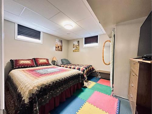 114 1St Street West, Lashburn, SK - Indoor Photo Showing Bedroom