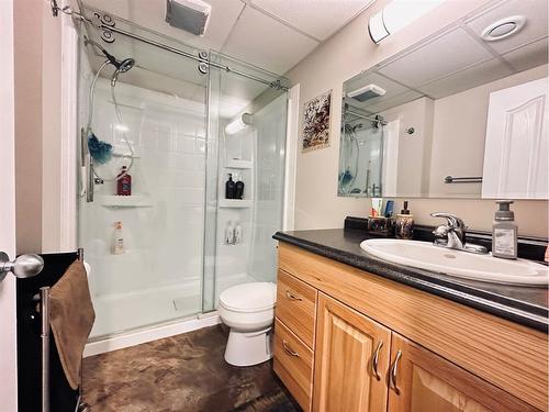 114 1St Street West, Lashburn, SK - Indoor Photo Showing Bathroom