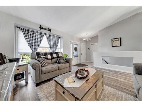 2306 52 Avenue, Lloydminster, AB - Indoor Photo Showing Living Room