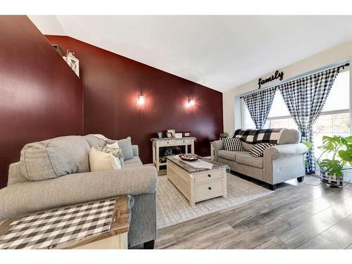 2306 52 Avenue, Lloydminster, AB - Indoor Photo Showing Living Room